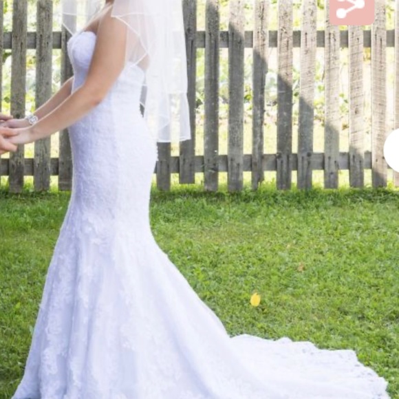 Allure 9169 Wedding Dress - Picture 2 of 3